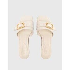 Schutz Wavy Sandal in Pearl